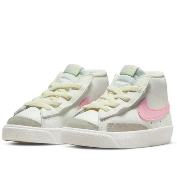 Toddler Girls Nike Sneakers NWT- Size 10